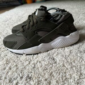 Nike Air Hurache- youth 6.5 - olive green like color